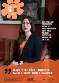 Bild vergr&ouml;&szlig;ern: Die st&auml;dtische Gleichstellungsstelle setzt mit einer Plakataktion in der Landauer Fu&szlig;g&auml;ngerzone ein starkes Zeichen gegen Gewalt an Frauen. Auch Beigeordnete Lena D&uuml;rphold nimmt an der internationalen Kampagne &raquo;Orange the World - 16 Tage gegen Gewalt an Frauen&laquo; teil.