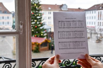 Bild vergr&ouml;&szlig;ern: Zum gemeinsamen Singen von weihnachtlichen Liedern laden die Gemeindeschwesterplus und die Beauftragte f&uuml;r die Belange &auml;lterer Menschen am 4. Dezember ein.