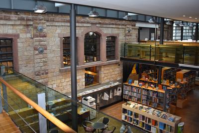 Bild vergr&ouml;&szlig;ern: Die Landauer Stadtbibliothek ist auch Veranstaltungsort - so etwa f&uuml;r die B&uuml;chereitage, die regelm&auml;&szlig;ig vom Team der Stadtbibliothek gemeinsam mit verschiedenen Partnern veranstaltet werden.