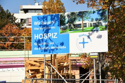 Bild vergr&ouml;&szlig;ern: Auf dem Gel&auml;nde des Landauer Bethesda entsteht aktuell das station&auml;re Hospiz f&uuml;r die Stadt Landau und den Landkreis S&uuml;dliche Weinstra&szlig;e.