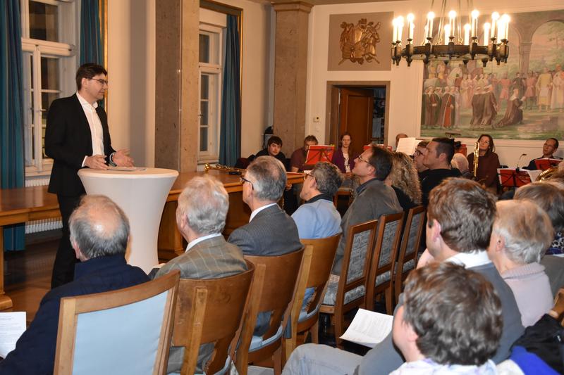 Oberb&uuml;rgermeister Thomas Hirsch hie&szlig; die Teilnehmerinnen und Teilnehmer der Internationalen Gebetswoche der Evangelischen Allianz im Landauer Rathaus willkommen.