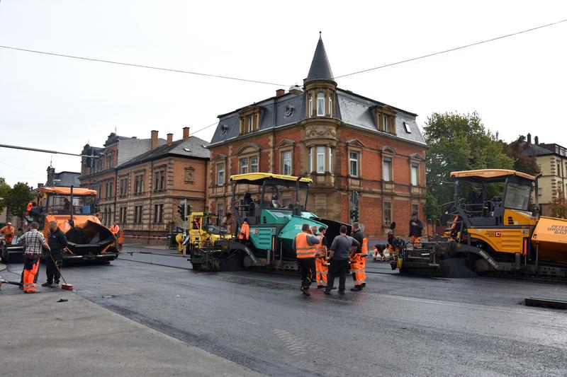Bereits im Herbst 2017 wurde im Landauer Marienring im stark frequentierten Stra&szlig;enabschnitt zwischen S&uuml;dring und Ostring eine l&auml;rmmindernde Asphaltdecke - der sogenannte Fl&uuml;sterasphalt - eingebaut. 
