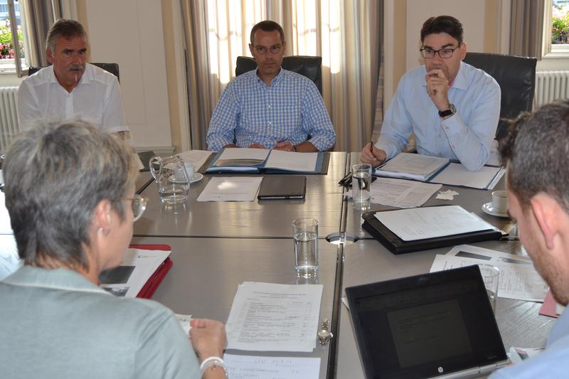 Regul&auml;r tagt der Stadtvorstand immer montags im Landauer Rathaus - nun sind Termine vor Ort in den Stadtd&ouml;rfern geplant. 